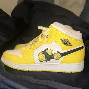 Jordan Kids Yellow and Black Sneakers